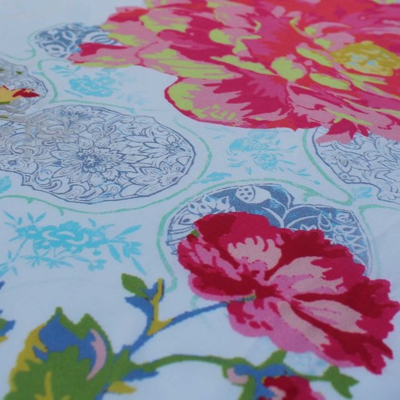 NWT 100% Vanilla 100% Silk Bandana - Picture 4 of 4